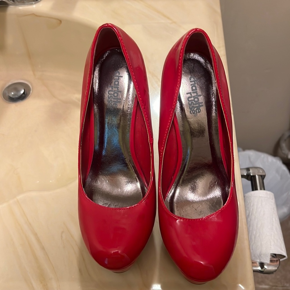 Red high heels. Women’s size 6.